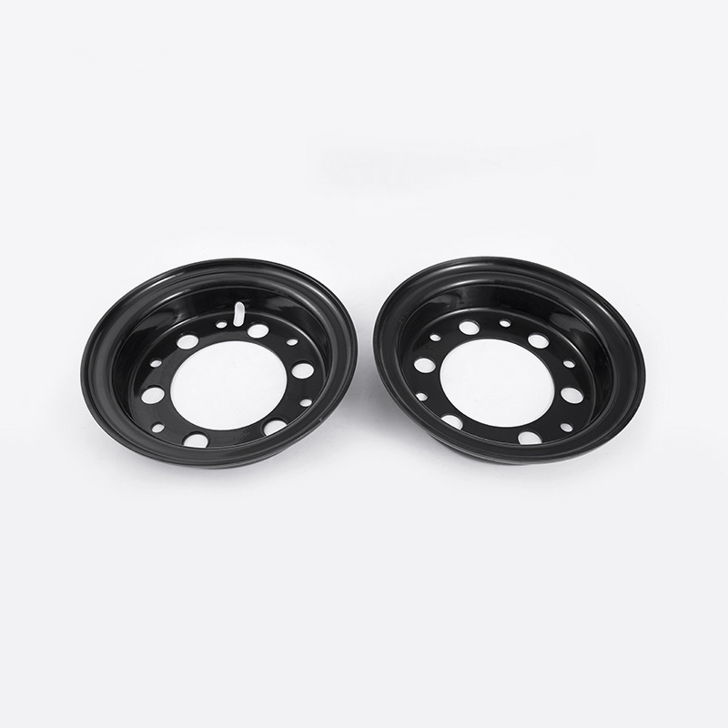 KOMATSU Gaffeltruck 4.5T delt stålfelg 700-12